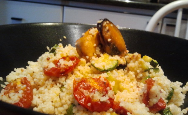 Couscous con cozze e verdure: un primo piatto dal profumo di mare